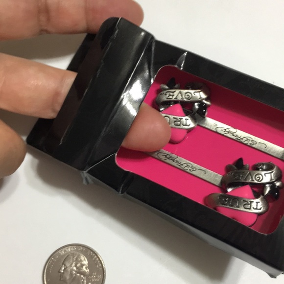 🖤NEW💕ED HARDY hair bobby pin set - Picture 10 of 10